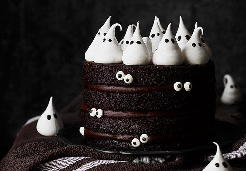 découvrez des recettes terrifiantes et créatives pour halloween avec le meilleur pâtissier. inspirez-vous des idées gourmandes pour surprendre petits et grands lors de cette fête ensorcelante !