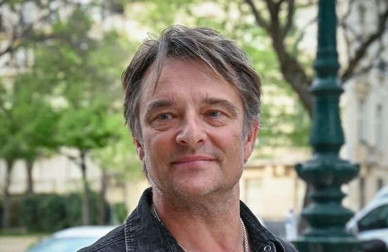 découvrez l'histoire et les actualités autour des fils de johnny hallyday : leur parcours, carrière et héritage familial au cœur de la légende du rock français.