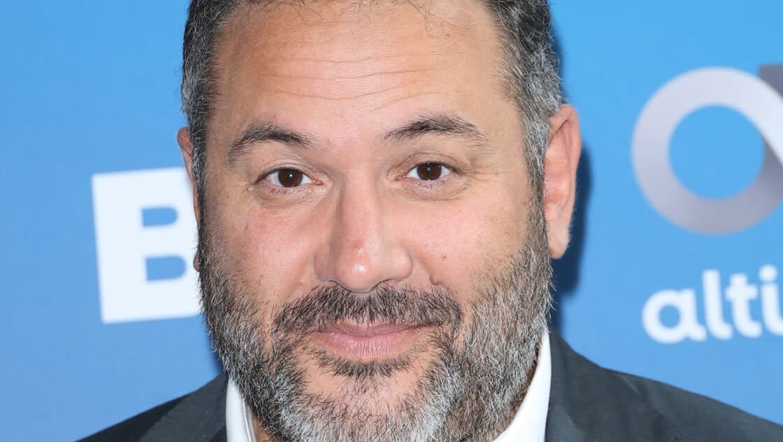 découvrez pourquoi bruce toussaint a exprimé son indignation dans l’actualité récente. analyse, contexte et réactions autour de cette prise de position médiatique.