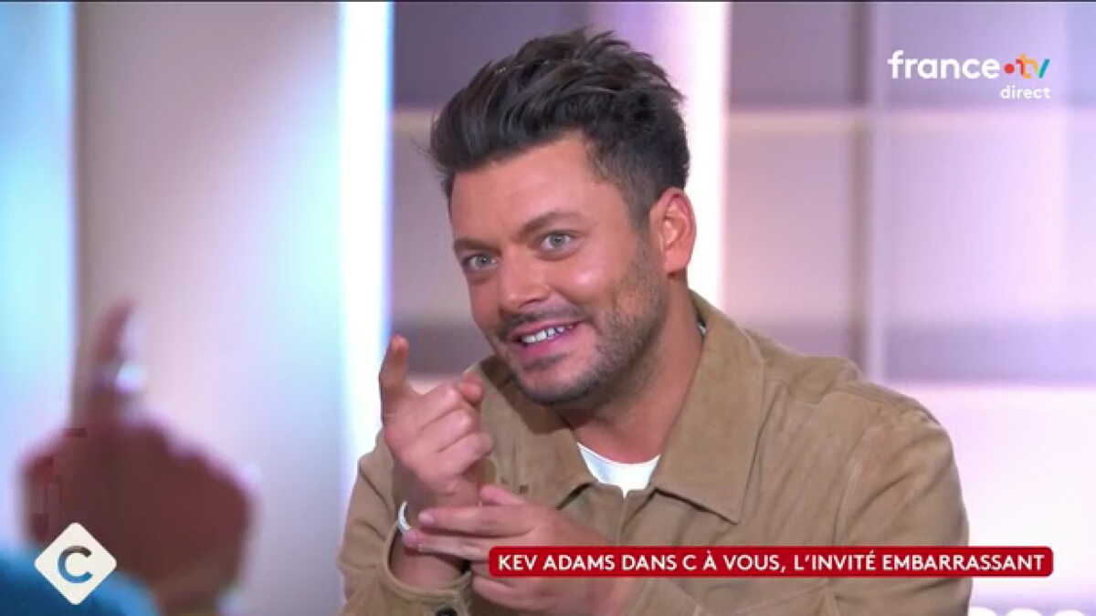 découvrez tout sur la vie amoureuse de kev adams : relations, rumeurs et confidences sur la star de l'humour français. mises à jour et anecdotes sur ses histoires de cœur.