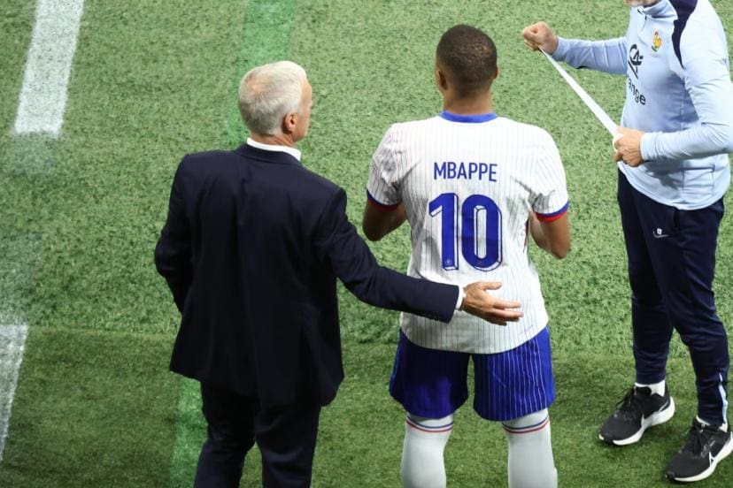 découvrez comment la collaboration entre kylian mbappé et didier deschamps influence les performances de l’équipe de france, leur entente sur le terrain et les enjeux pour les prochaines compétitions.
