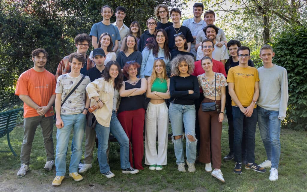 découvrez comment un partenariat féministe exigeant favorise l’égalité et la justice sociale, en définissant des engagements concrets et des valeurs communes pour transformer durablement les relations et les organisations.