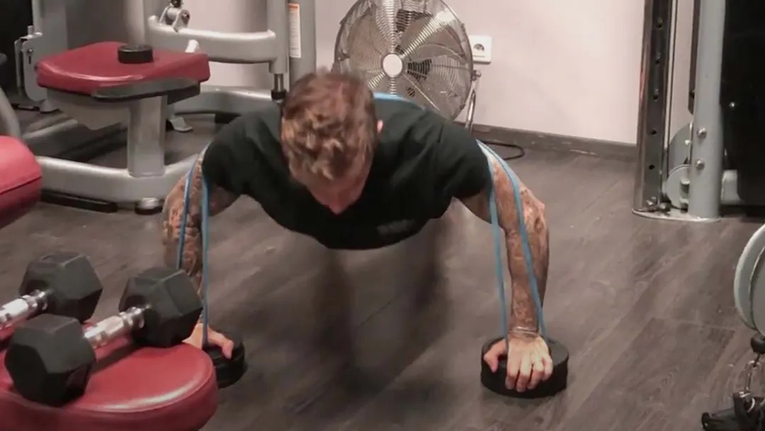 découvrez le t-shirt push-up épuisé aux usa, enfin disponible en france. profitez de ce produit tendance avant rupture de stock !