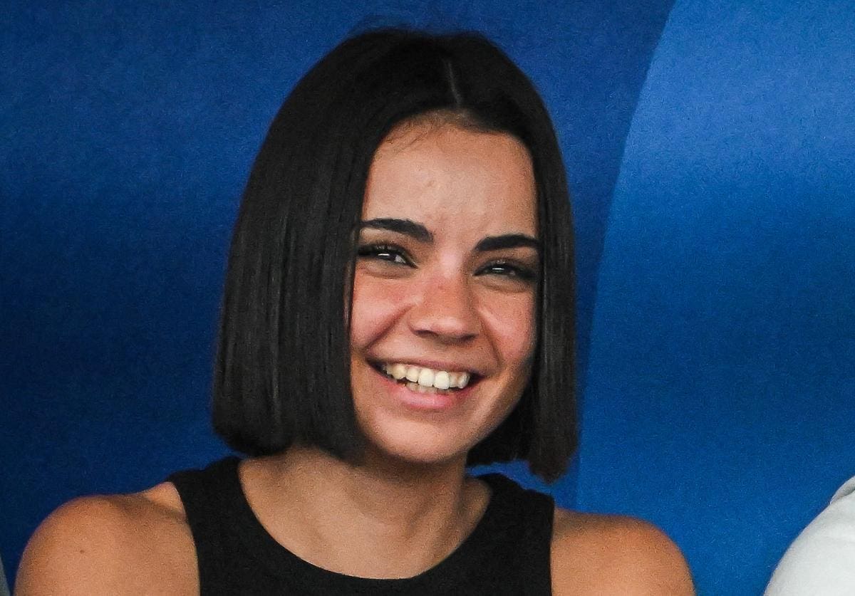 découvrez la réaction de lola dumenil face aux critiques : analyse, émotions et message adressé à ses détracteurs. lisez comment elle répond avec franchise et maturité.