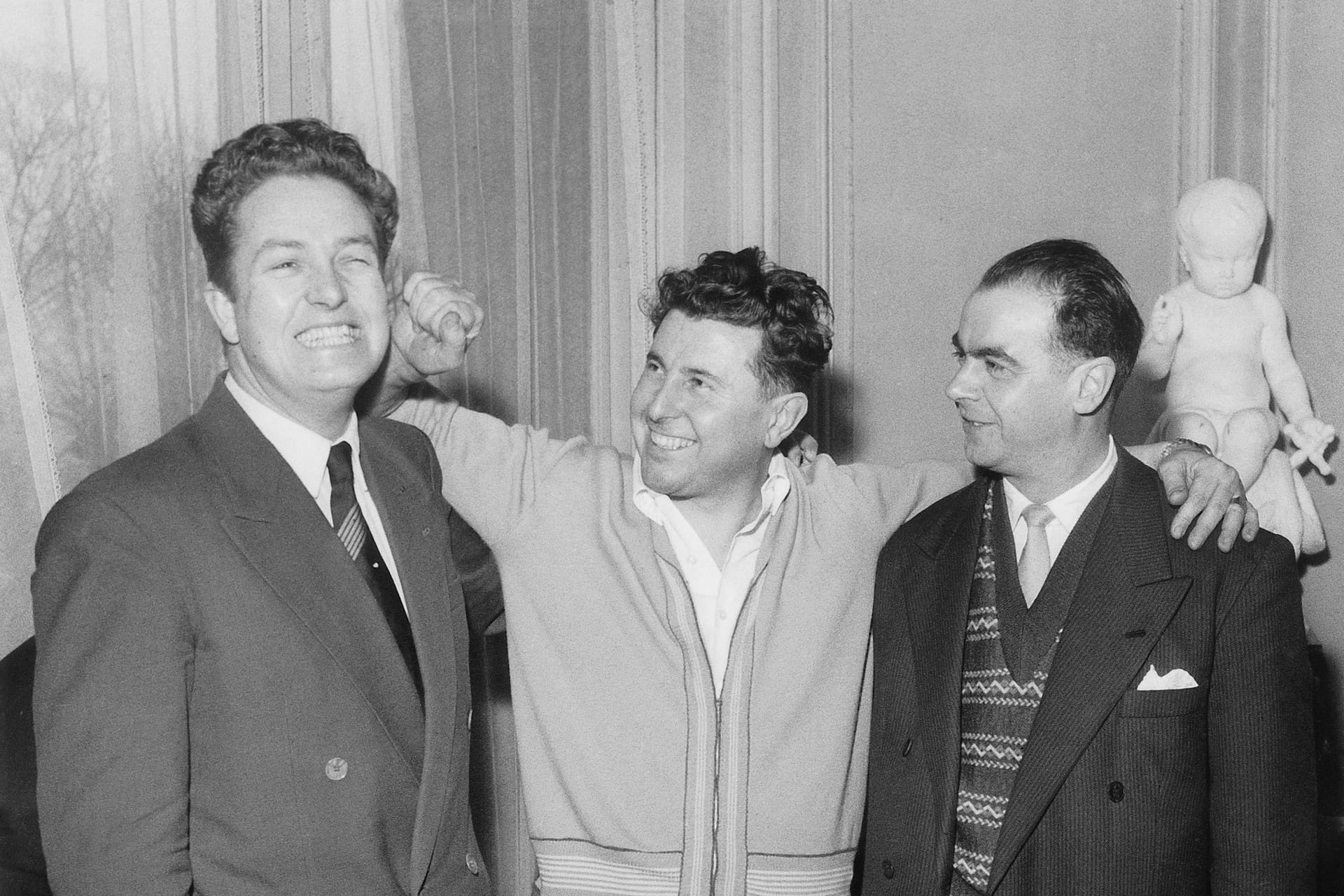 découvrez les enjeux et coulisses de la rencontre entre marine le pen et vincent bolloré : analyses, objectifs politiques et impacts médiatiques.