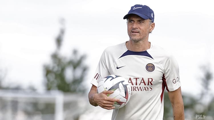 découvrez comment luis enrique applique ses stratagèmes au psg pour transformer l’équipe et viser de nouveaux succès. analyse des tactiques et nouveautés de l'entraîneur espagnol au paris saint-germain.