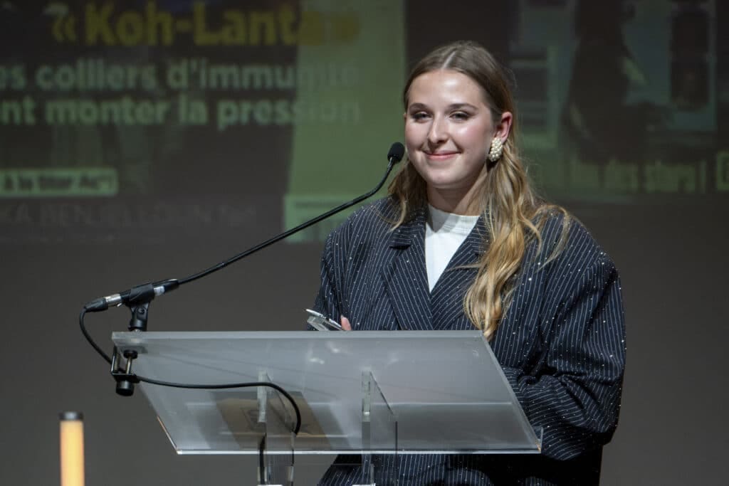 découvrez l'anecdote fascinante sur l'alcool d'héléna au château, une histoire unique mêlant tradition et mystère.