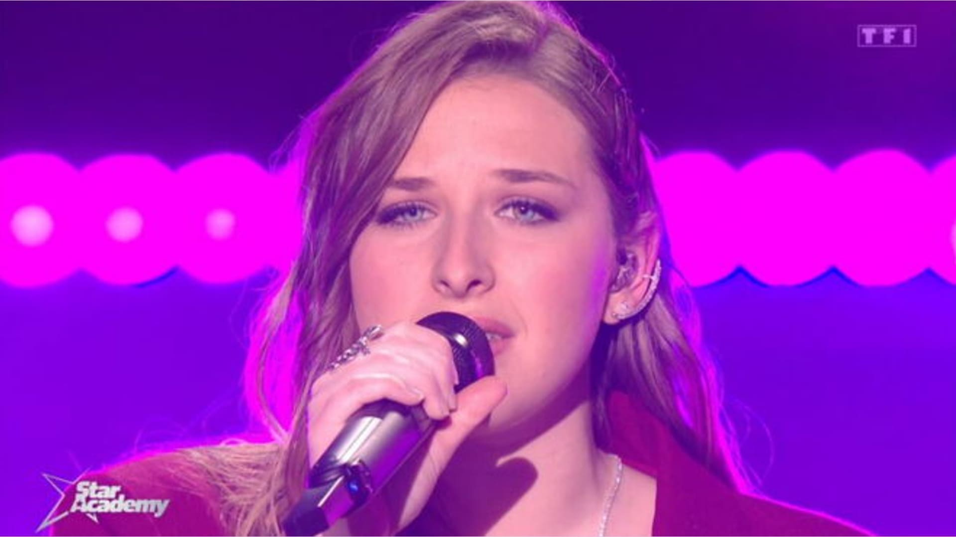 découvrez l'anecdote surprenante sur l'alcool d'héléna au château, une histoire unique mêlant tradition et mystère.