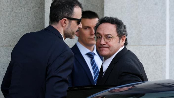 découvrez les raisons et les conséquences de la démission récente du procureur général en espagne, ainsi que son impact sur le système judiciaire espagnol.