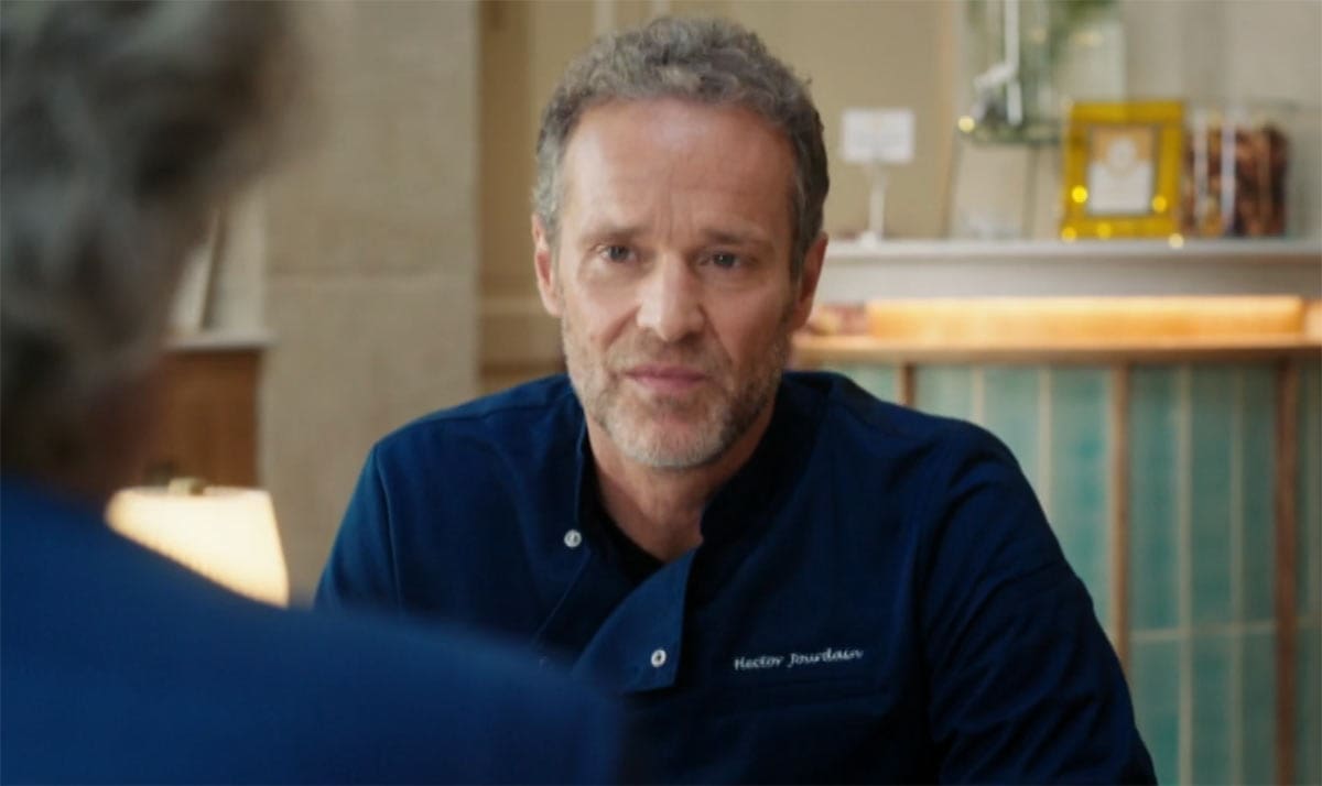 découvrez les révélations de teyssier sur le secret des jourdain dans itc 1302, tandis que pénélope et gary se rapprochent dans une intrigue pleine de suspense et d'émotions.