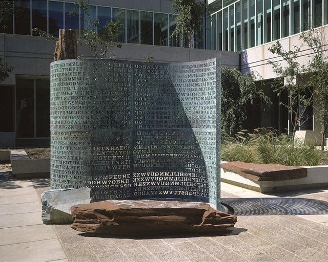 plongez dans l'univers fascinant de kryptos, l'énigme ultime réservée aux initiés passionnés de cryptographie et de mystères.
