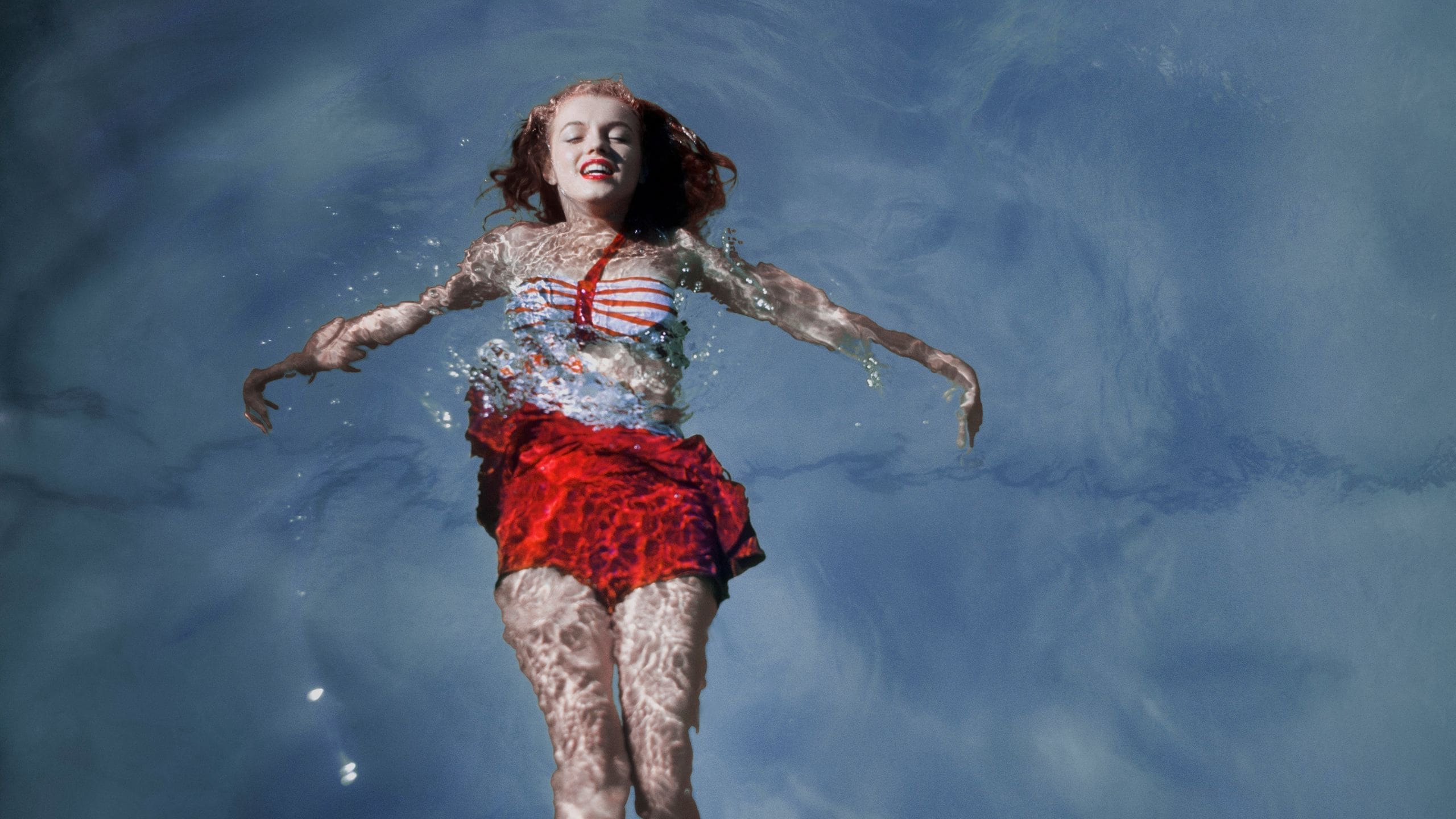 découvrez le pas iconique de marilyn monroe, symbole d'élégance et de charme intemporel, qui a marqué l'histoire du cinéma et de la mode.