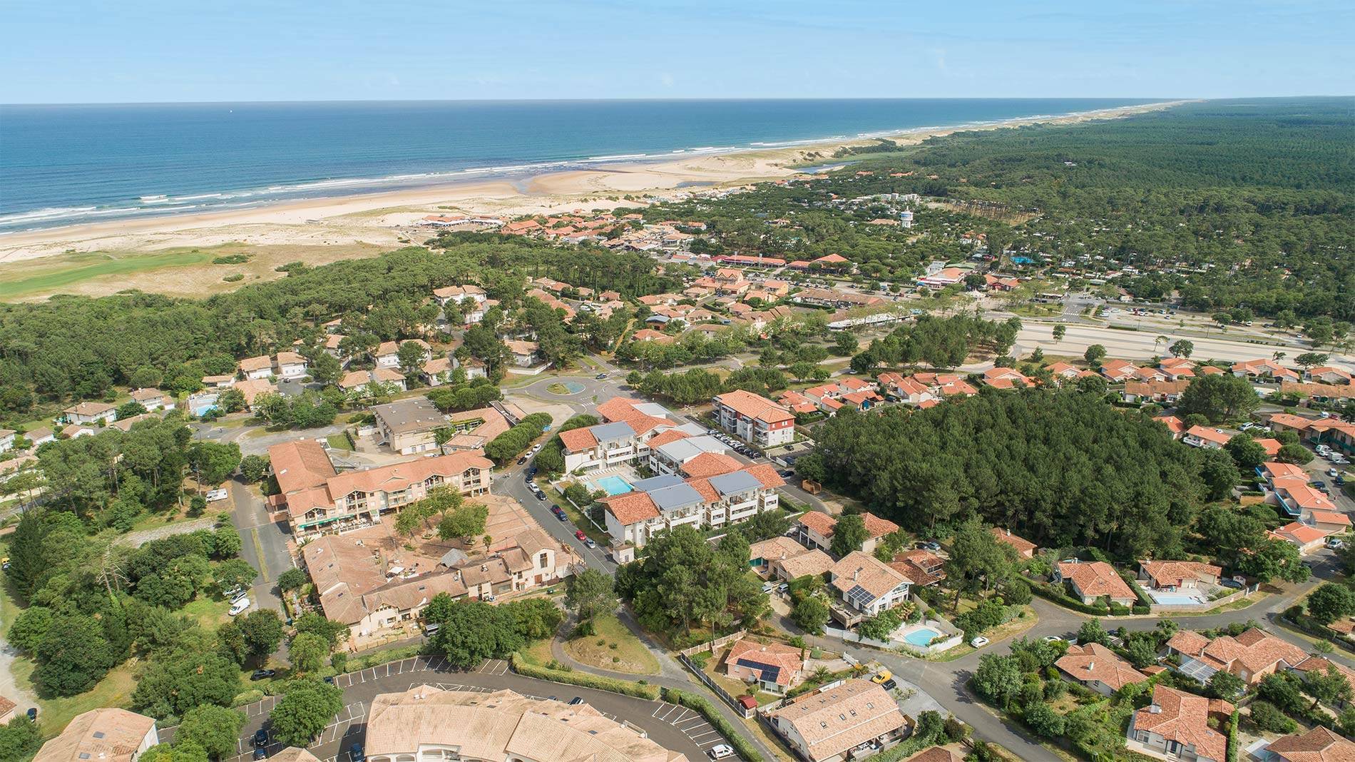 découvrez moliets-et-maa, un charmant village où la forêt rencontre l'océan. profitez de plages préservées, de sentiers naturels et d'activités en plein air pour des vacances inoubliables.