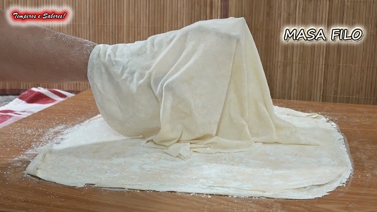 découvrez les secrets pour réussir votre pâte filo maison facilement et obtenir une texture fine et croustillante à chaque préparation.