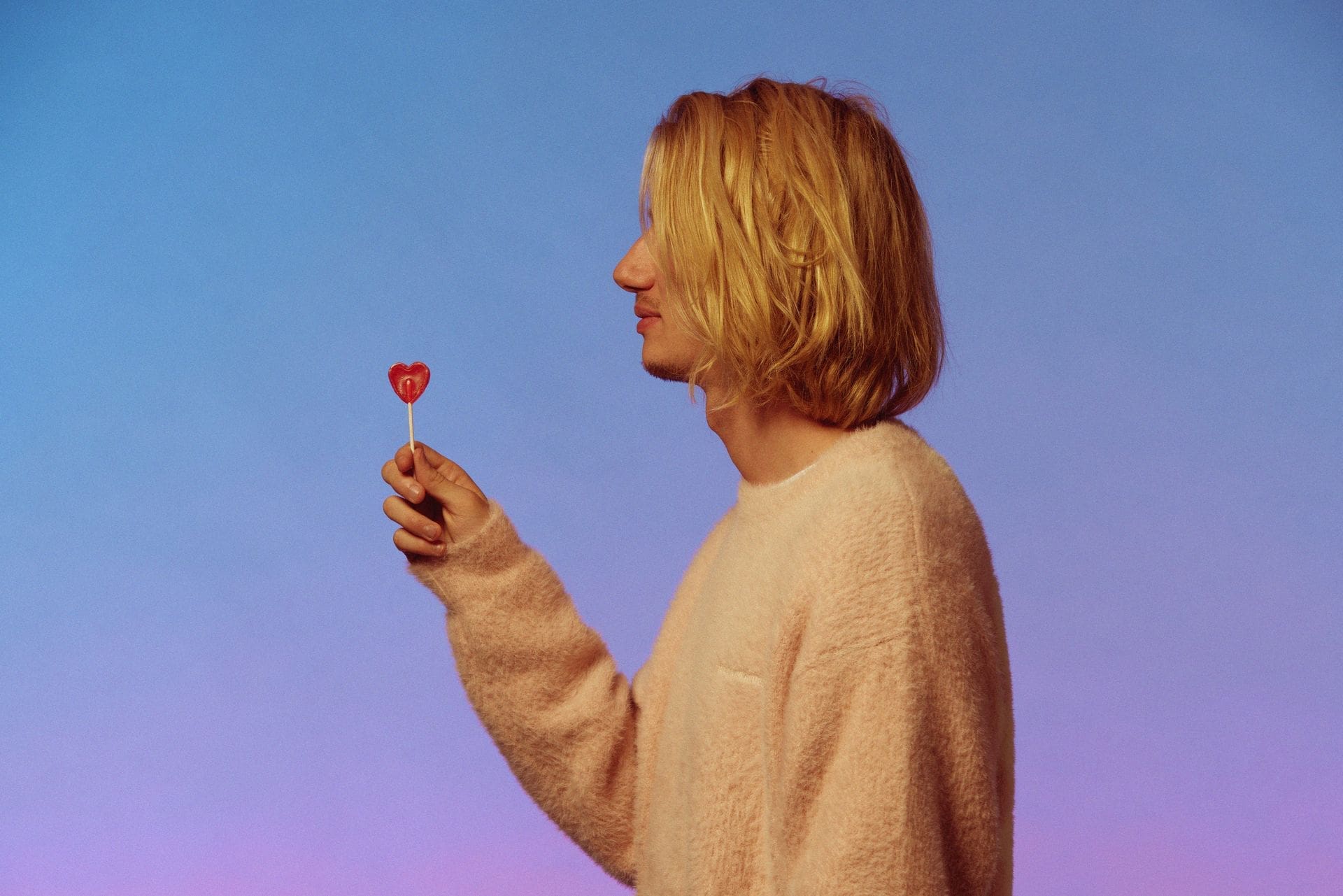 découvrez comment paul mirabel a été victime d'une escroquerie liée à la crypto-monnaie et informez-vous sur les risques et précautions à prendre.