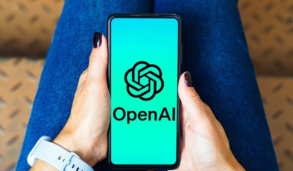 découvrez comment le projet confidentiel de jony ive relance openai, apportant innovation et expertise au développement de l'intelligence artificielle.