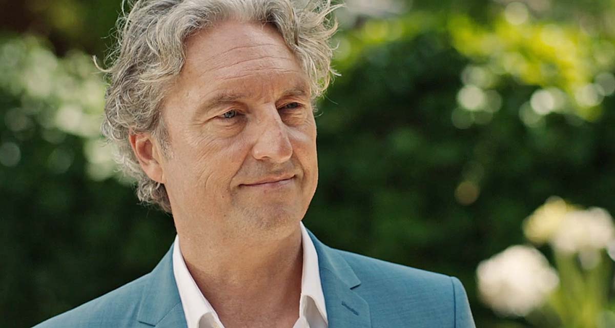 découvrez la révélation choc sur le passé mystérieux d'hector qui bouleverse tout ce que vous pensiez savoir.