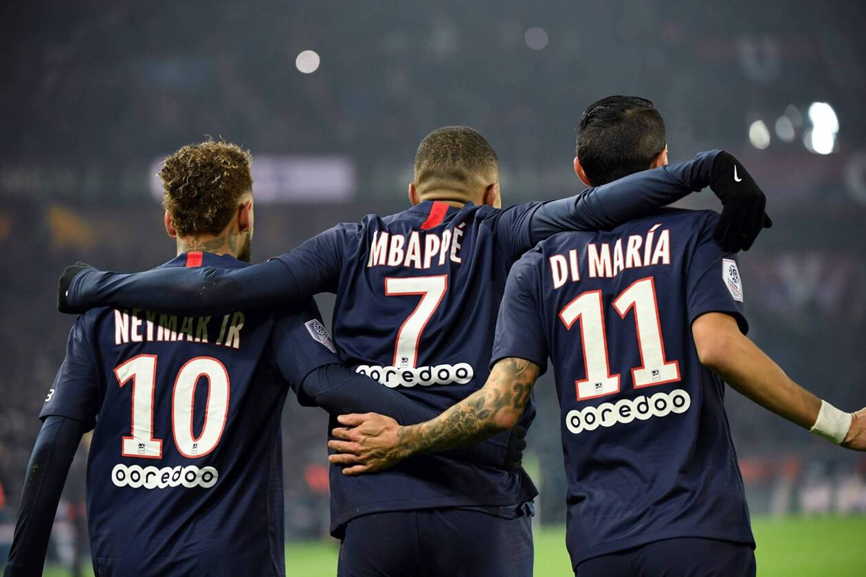 découvrez les secrets bien gardés des vedettes du psg : anecdotes inédites, coulisses exclusives et révélations surprenantes sur les stars du paris saint-germain.