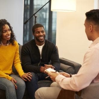 découvrez comment vivre avec un séducteur compulsif : conseils, défis et stratégies pour mieux comprendre et gérer cette relation complexe.