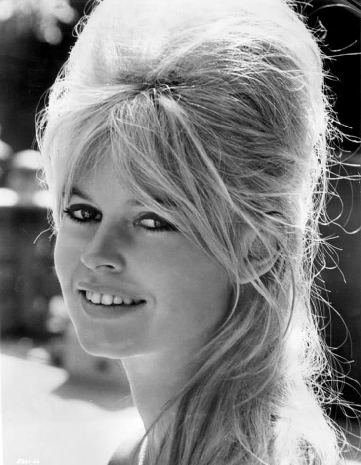 découvrez le mystère autour de nicolas, le fils caché de brigitte bardot, et les secrets révélés par l'icône du cinéma français.