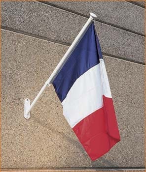 découvrez la signification et l'histoire des couleurs du drapeau français : bleu, blanc, rouge, symboles de liberté, égalité et fraternité.
