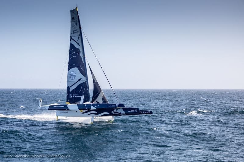 découvrez le gitana 18, le trimaran volant révolutionnaire dévoilé après 3 ans de développement, alliant innovation et performance en mer.