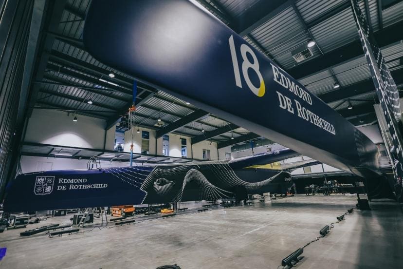 découvrez le gitana 18, le trimaran volant innovant enfin révélé après 3 ans de développement, alliant vitesse et technologie avancée pour une nouvelle expérience de navigation.