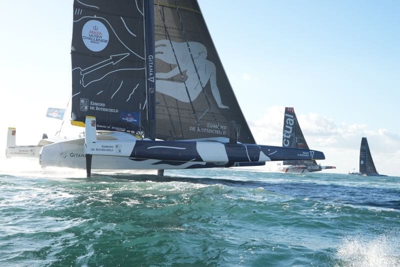 découvrez le gitana 18, un trimaran volant révolutionnaire dévoilé après 3 ans de développement, alliant innovation et performance pour une nouvelle ère de navigation.