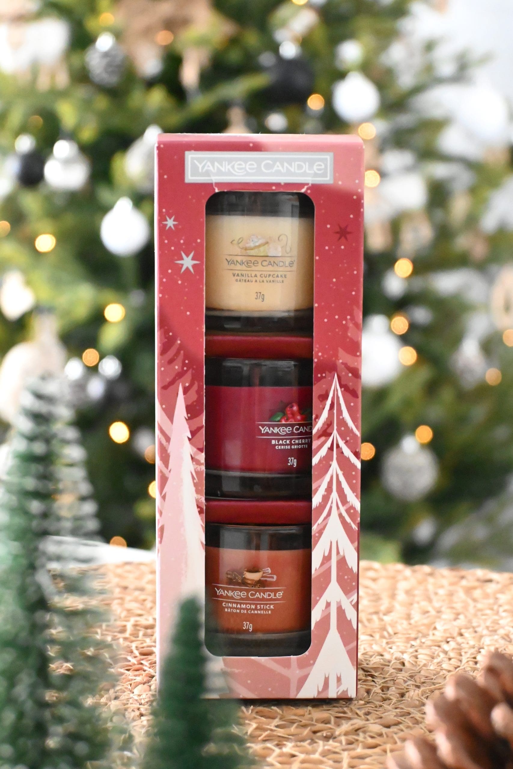 découvrez nos idées cadeaux secret santa à moins de 15€ pour faire plaisir sans vous ruiner. trouvez le cadeau parfait, original et abordable pour vos échanges festifs !