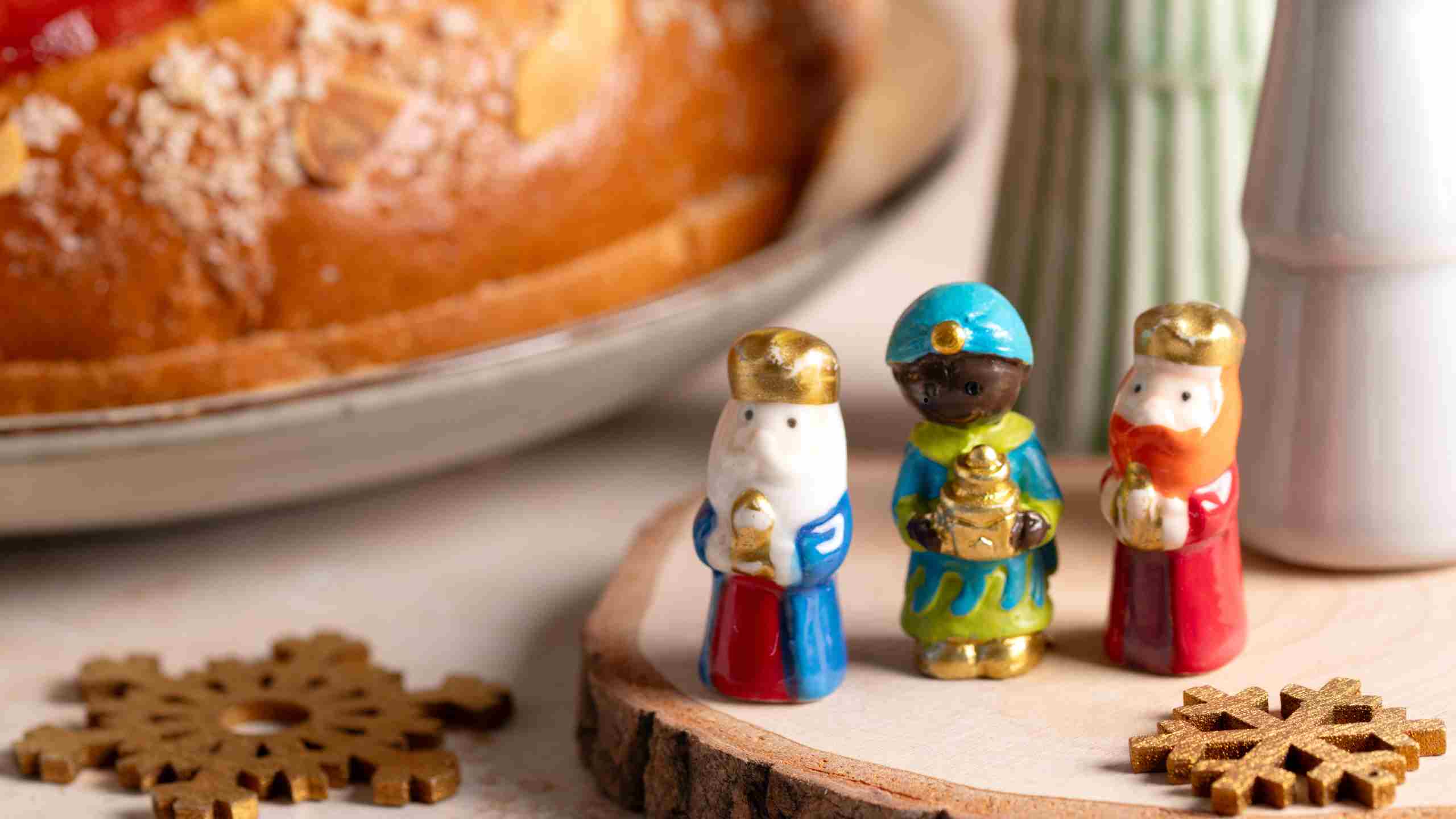 découvrez les mystères fascinants de la galette des rois, ses traditions secrètes et les histoires surprenantes autour de cette délicieuse pâtisserie.