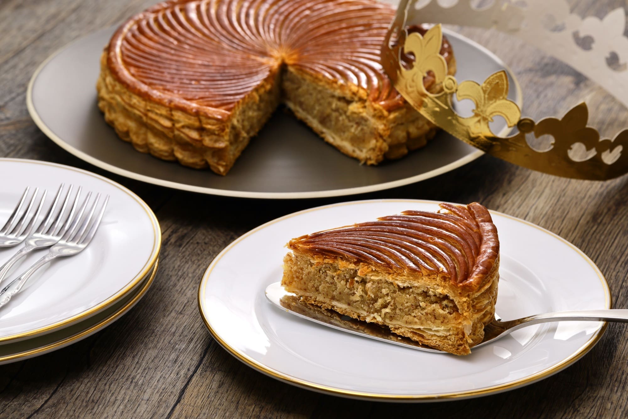 découvrez les mystères et traditions fascinantes autour de la galette des rois, de son histoire à ses différentes saveurs.