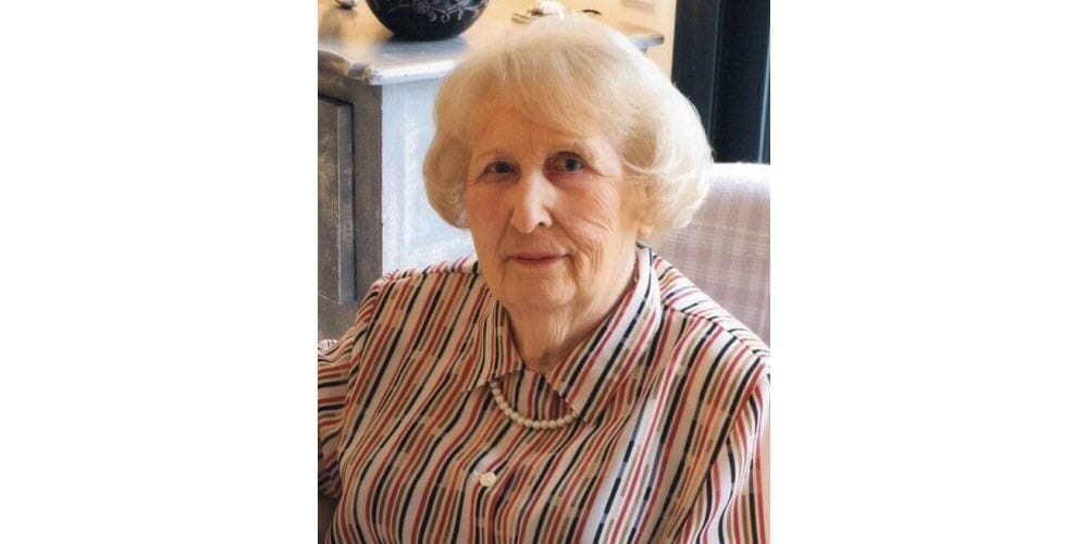 découvrez le secret de longévité d'odette, 102 ans, et les conseils inspirants qui l'ont aidée à traverser un siècle avec vitalité et sagesse.