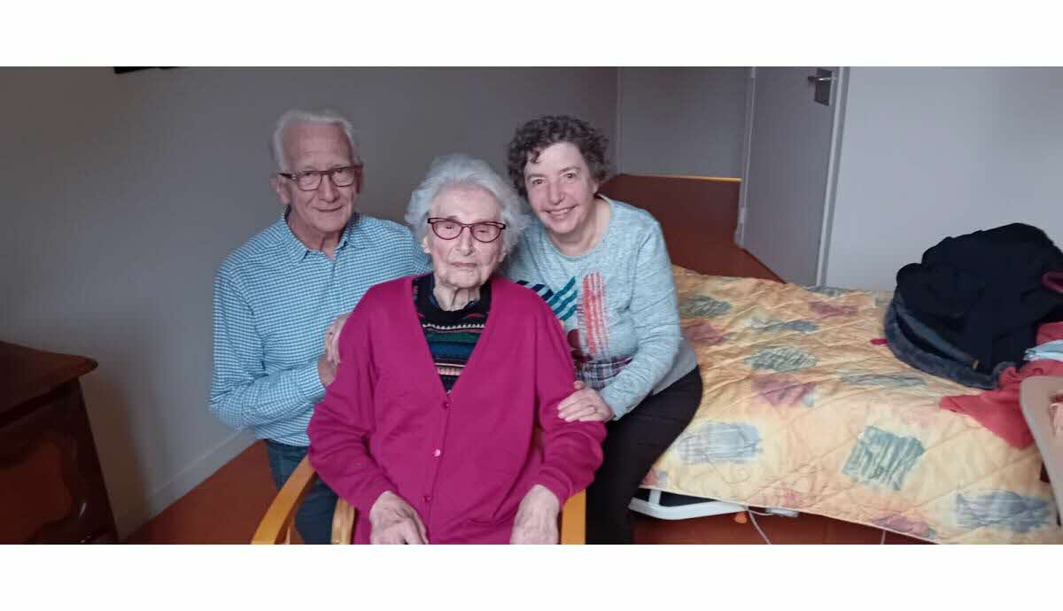 découvrez le secret de longévité d'odette, 102 ans, et ses conseils pour une vie longue et épanouie.