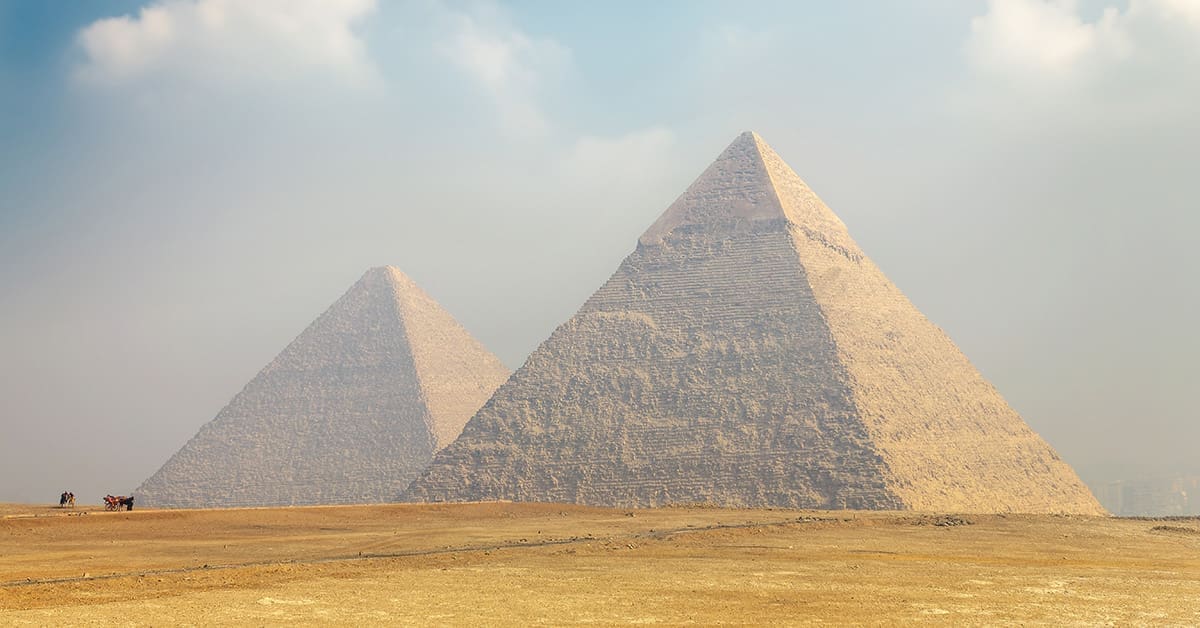 découvrez la mystérieuse découverte d'un passage secret dans la pyramide de gizeh, révélant de nouveaux secrets de l'égypte ancienne.