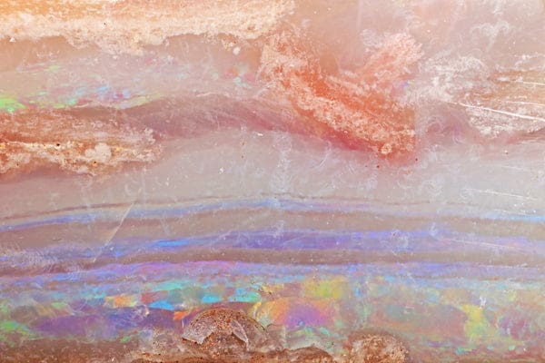 découvrez les mystères et vertus de la pierre de lune, une gemme aux pouvoirs apaisants et énergétiques, idéale pour votre bien-être et votre spiritualité.