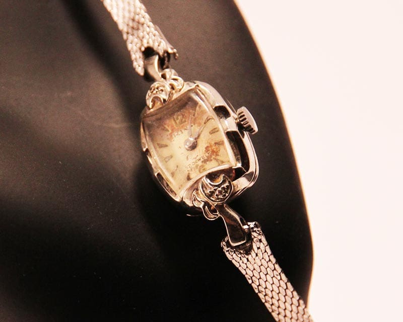 découvrez nos conseils et astuces pour réparer vos bijoux hérités avec soin et préserver leur valeur sentimentale et esthétique.