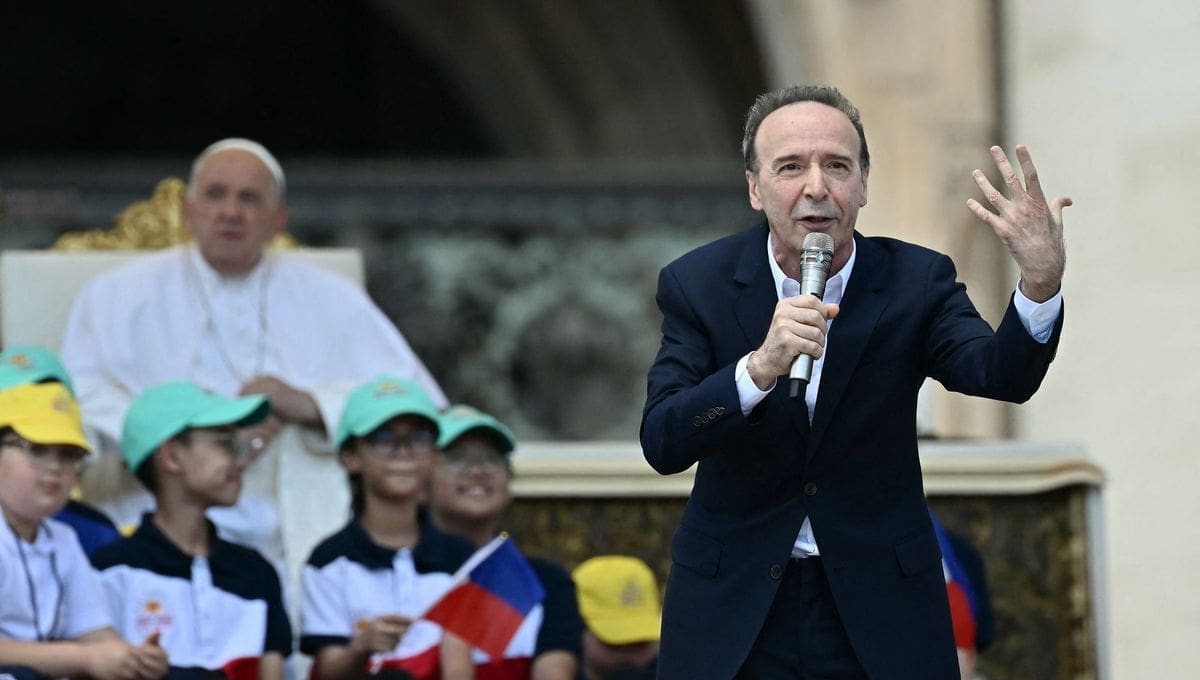 découvrez comment roberto benigni exprime la joie profonde du christianisme à travers son œuvre et son engagement, alliant foi et humanité avec passion.