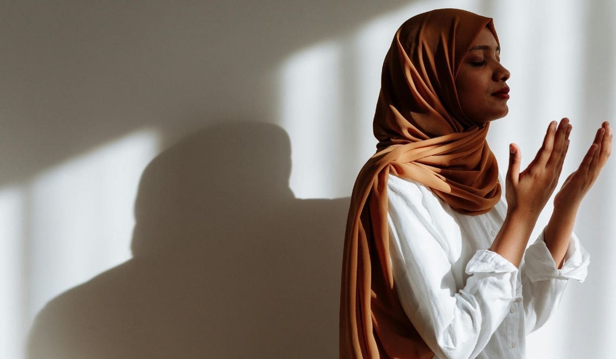 découvrez la signification des rêves selon l'islam, interprétations symboliques et conseils spirituels pour mieux comprendre vos songes.