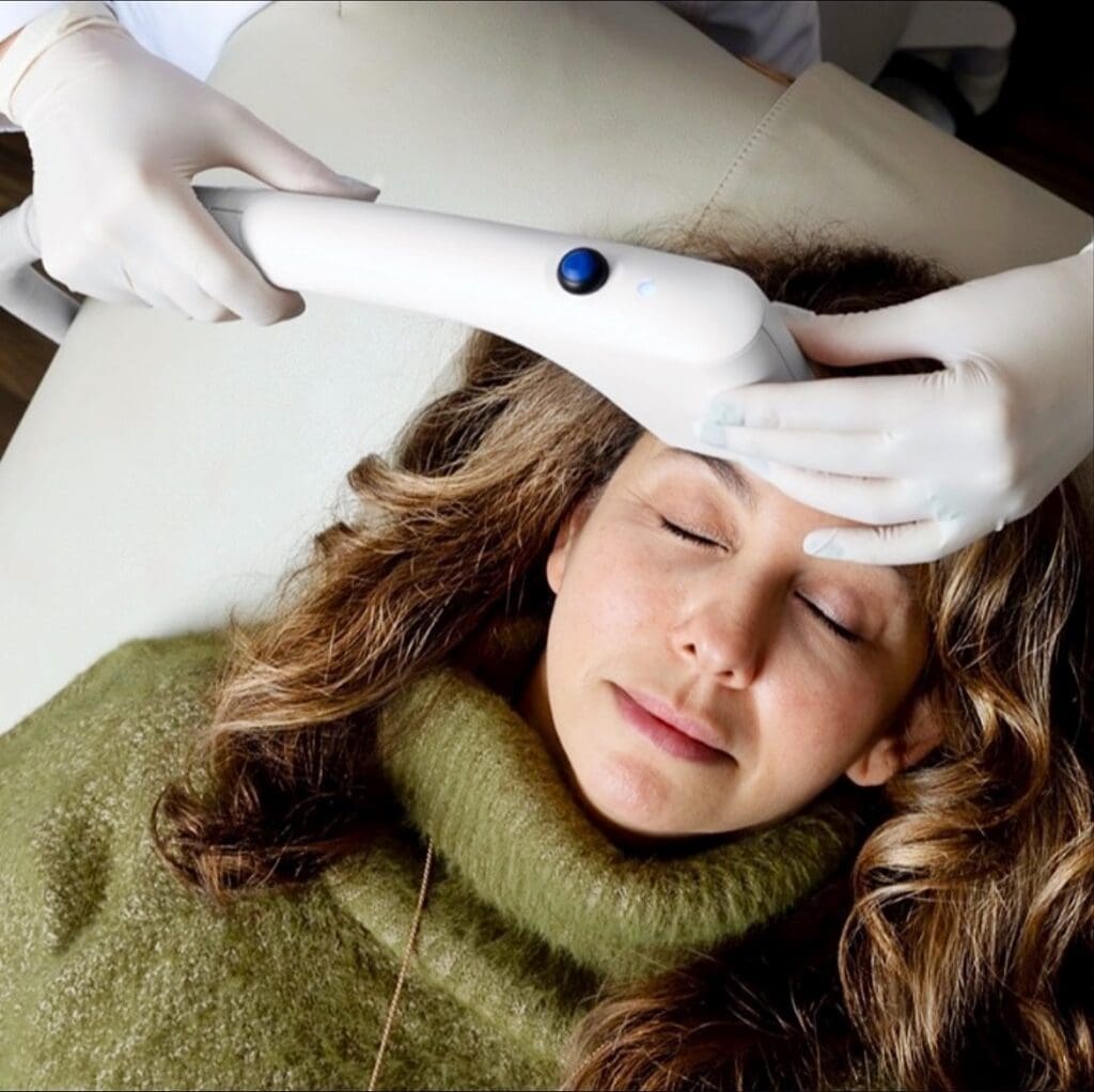 découvrez sofwave, le traitement anti-âge offrant des résultats visibles dès la première séance pour une peau plus ferme et rajeunie naturellement.