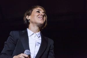 découvrez le cadeau inédit offert par zaz pour le téléthon, une initiative solidaire qui promet émotion et engagement.