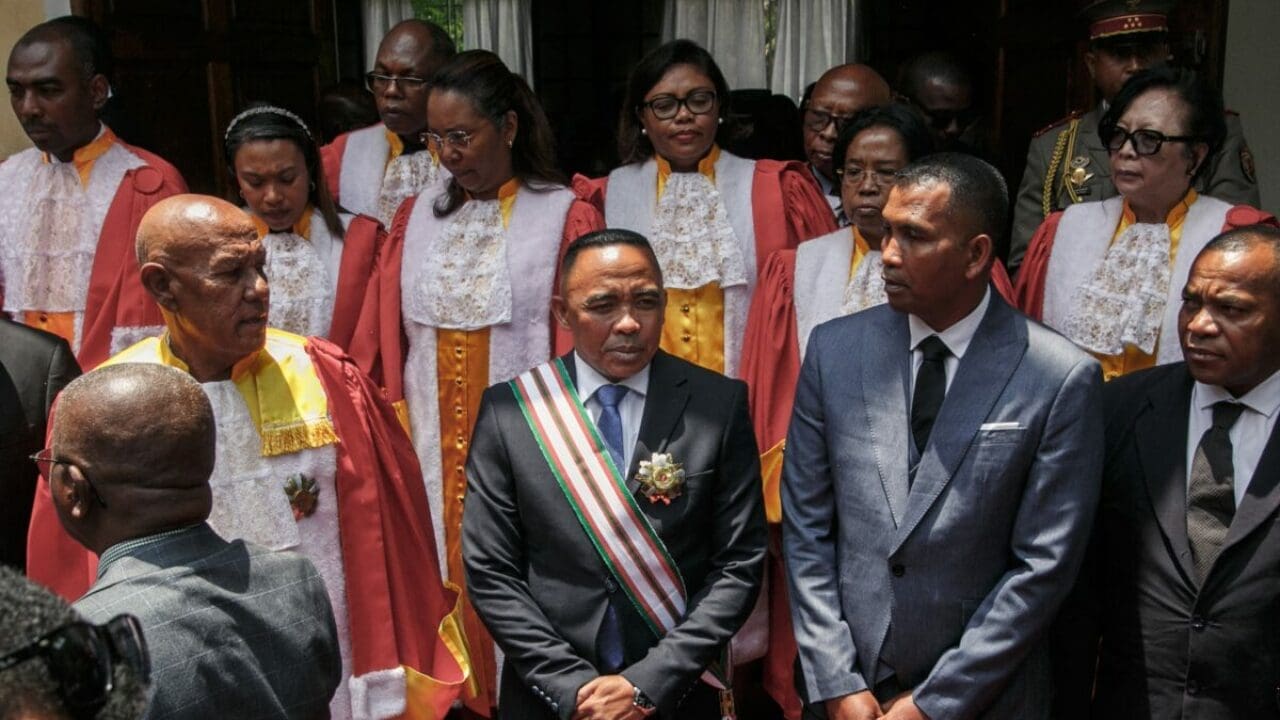 découvrez le voyage mystérieux de michaël randrianirina à dubaï, une aventure captivante au cœur de la ville de tous les possibles.