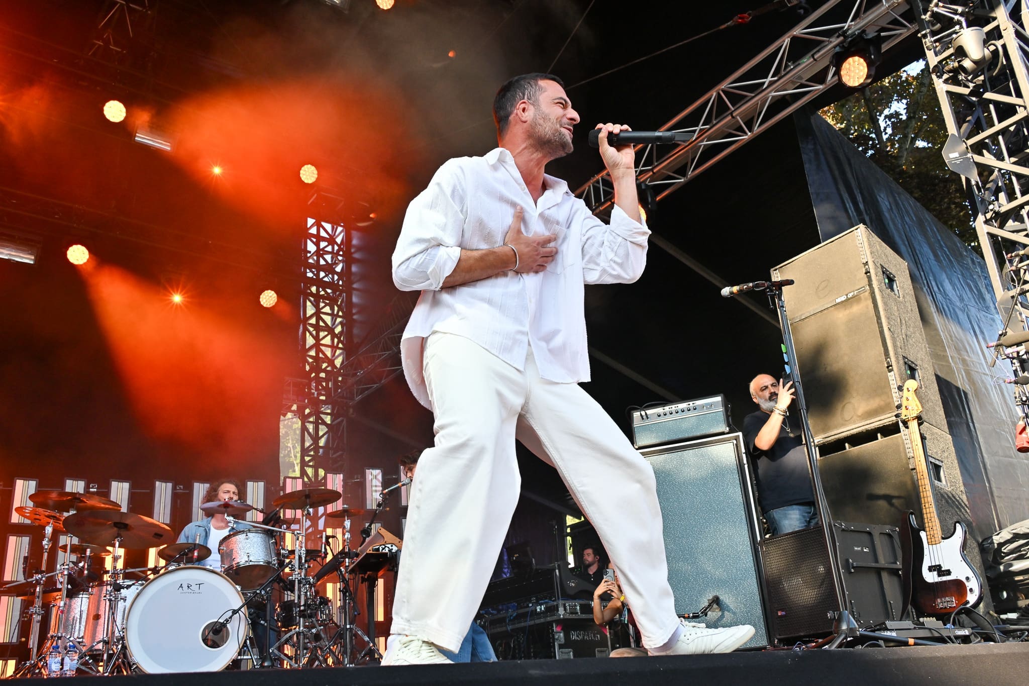 découvrez les raisons du boycott d'amir et sa relation avec son public dans une interview exclusive.