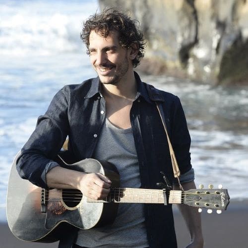 découvrez une analyse approfondie des paroles du chant des cygnes, explorant leurs significations et émotions cachées.