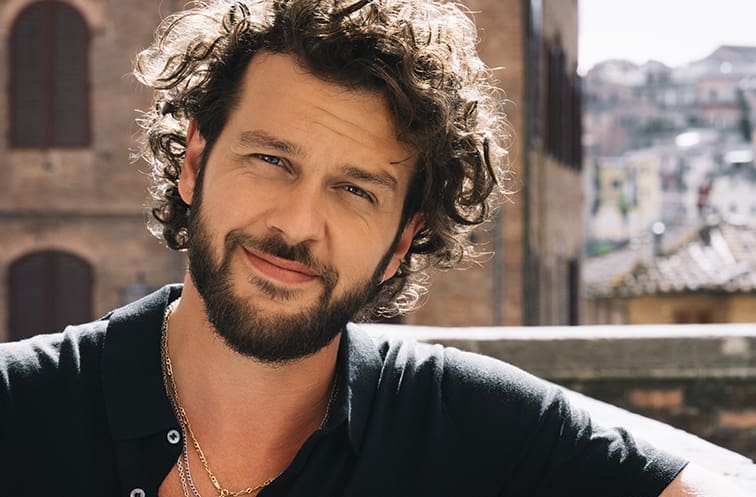 découvrez la période sombre de claudio capéo marquée par l'absence de ses parents et comment sa femme le perçoit comme un 'zombie' lors de ces moments difficiles.