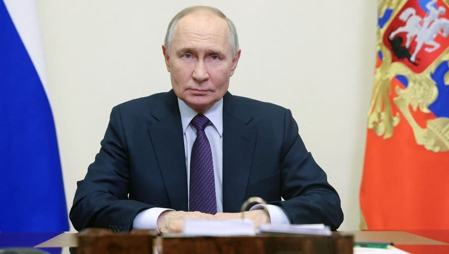 découvrez les révélations exclusives du conseiller secret de poutine dans ce film captivant au cinéma, mêlant politique, mystère et intrigues.