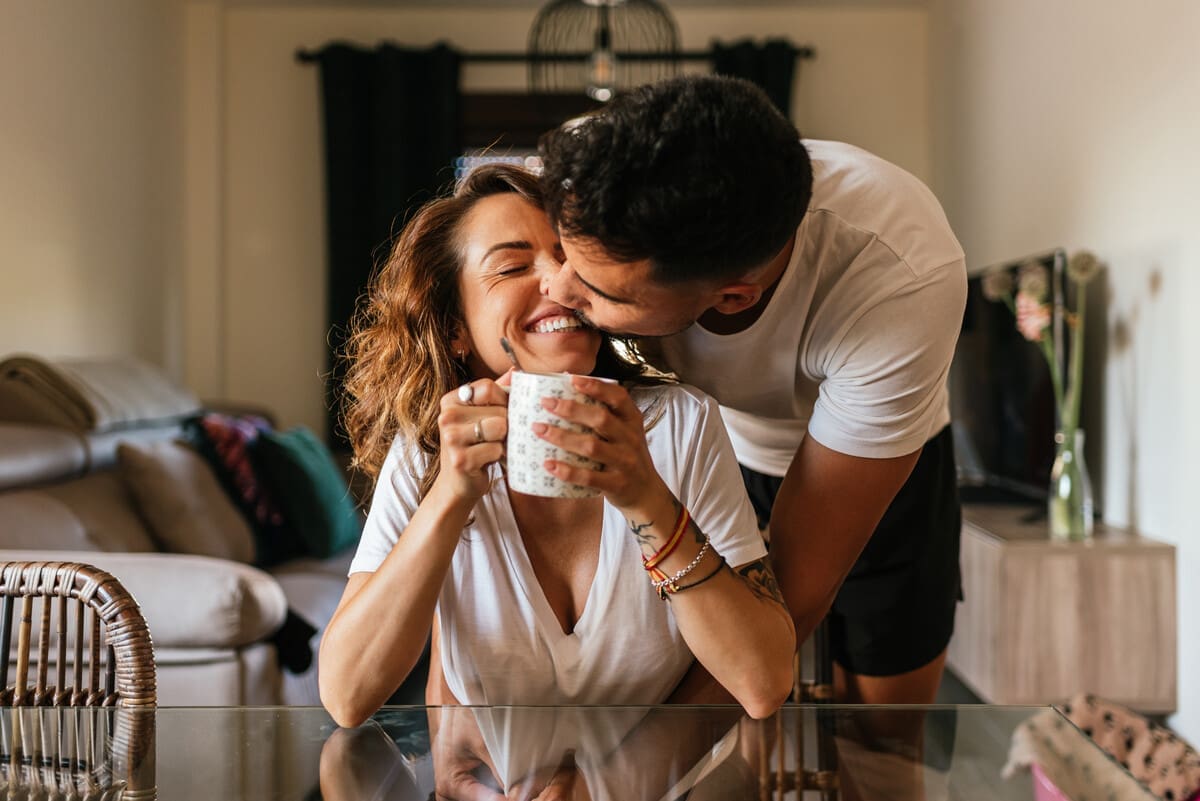 découvrez les sensations et conseils pour embrasser avec la langue avec passion et douceur, et renforcer votre connexion intime.