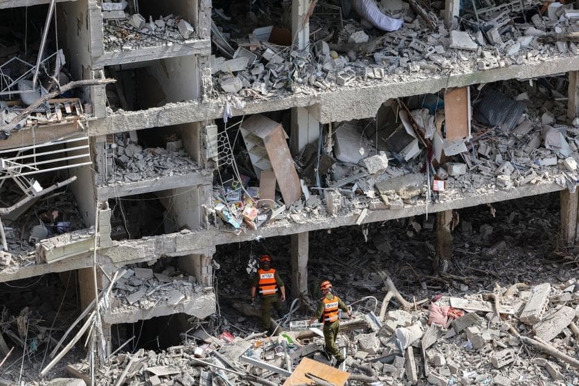 analyse approfondie des tensions et conflits entre israël et l'iran, explorant les enjeux géopolitiques, historiques et actuels de cette rivalité au moyen-orient.