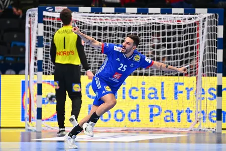 découvrez la révolution du rôle de gardien en handball initiée par la fédération, ses nouvelles règles et impacts sur le jeu.