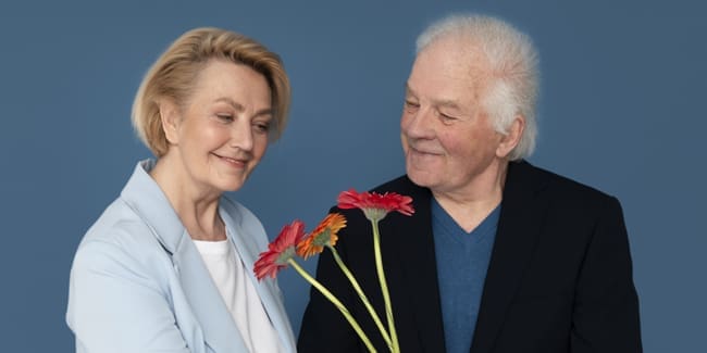 découvrez comment préserver et enrichir l'intimité conjugale après la retraite, avec des conseils pour renforcer les liens et vivre une nouvelle étape à deux.