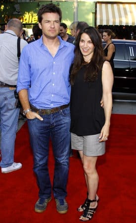 découvrez l'histoire de jason bateman et de sa femme, héritière d'une légende musicale, un couple mêlant talent et héritage exceptionnel.